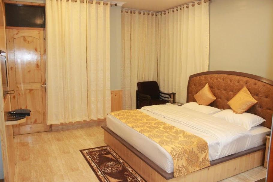 מנאלי Hotel Bodh International מראה חיצוני תמונה